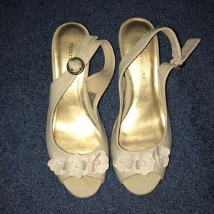 Off-white flowered open toes wedges